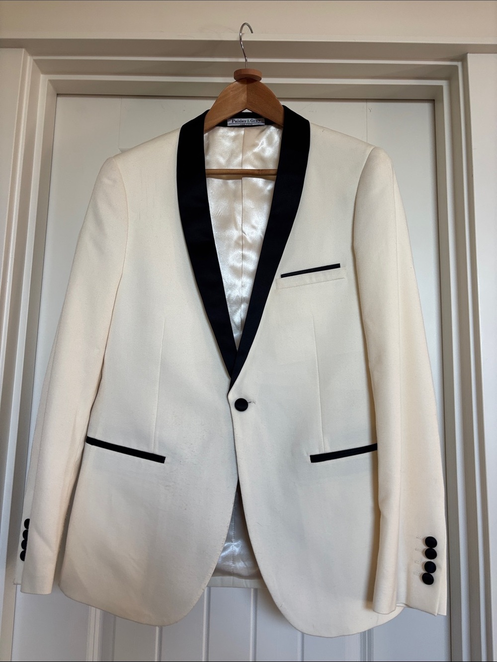Paisley & Gray Cream Tuxedo Blazer with Black Satin Shawl Lapel SLIM FIT